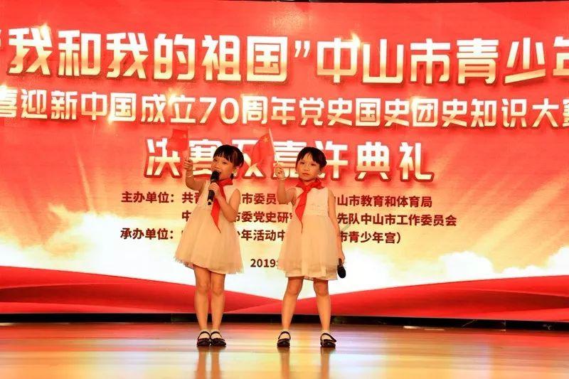 戚薇女儿lucky长大了,美得不敢认,母女俩简直复制粘贴 ,颜值如何?- 专业问答网站,解答你的所有问题